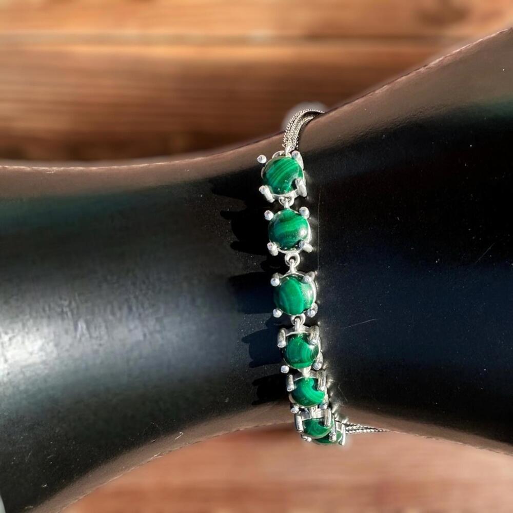 Elegant Green Malachite Bracelet with Silver Accents